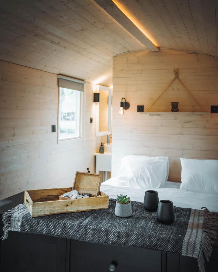 Glamping - 25 Min Roermond, Maasmechelen & Maastricht Hotel Kinrooi ภายนอก รูปภาพ